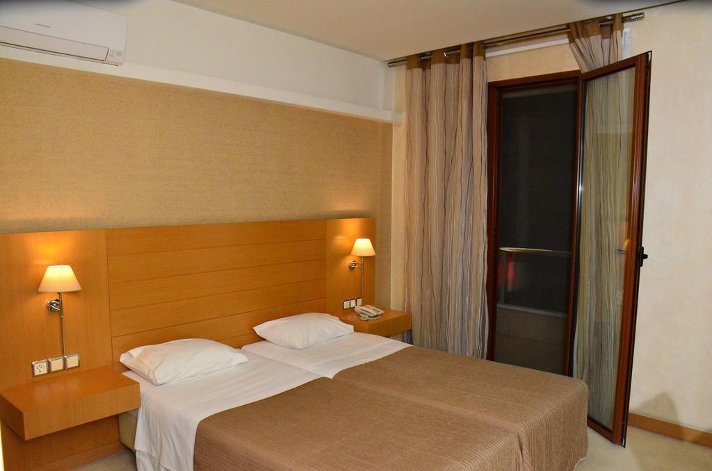 Deves Hotel Nafplion Exteriör bild